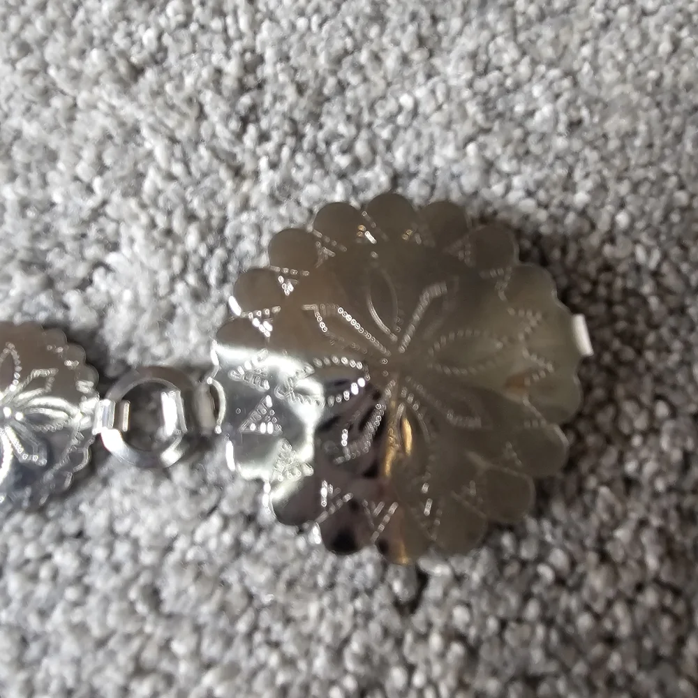 Silver Floral Concho Waist Belt - Women's Accessory - Picture 3 of 8